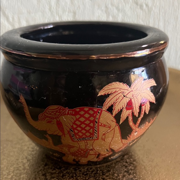 # 1188+ Black Ceramic Elephant Non Planter. - Picture 3 of 6